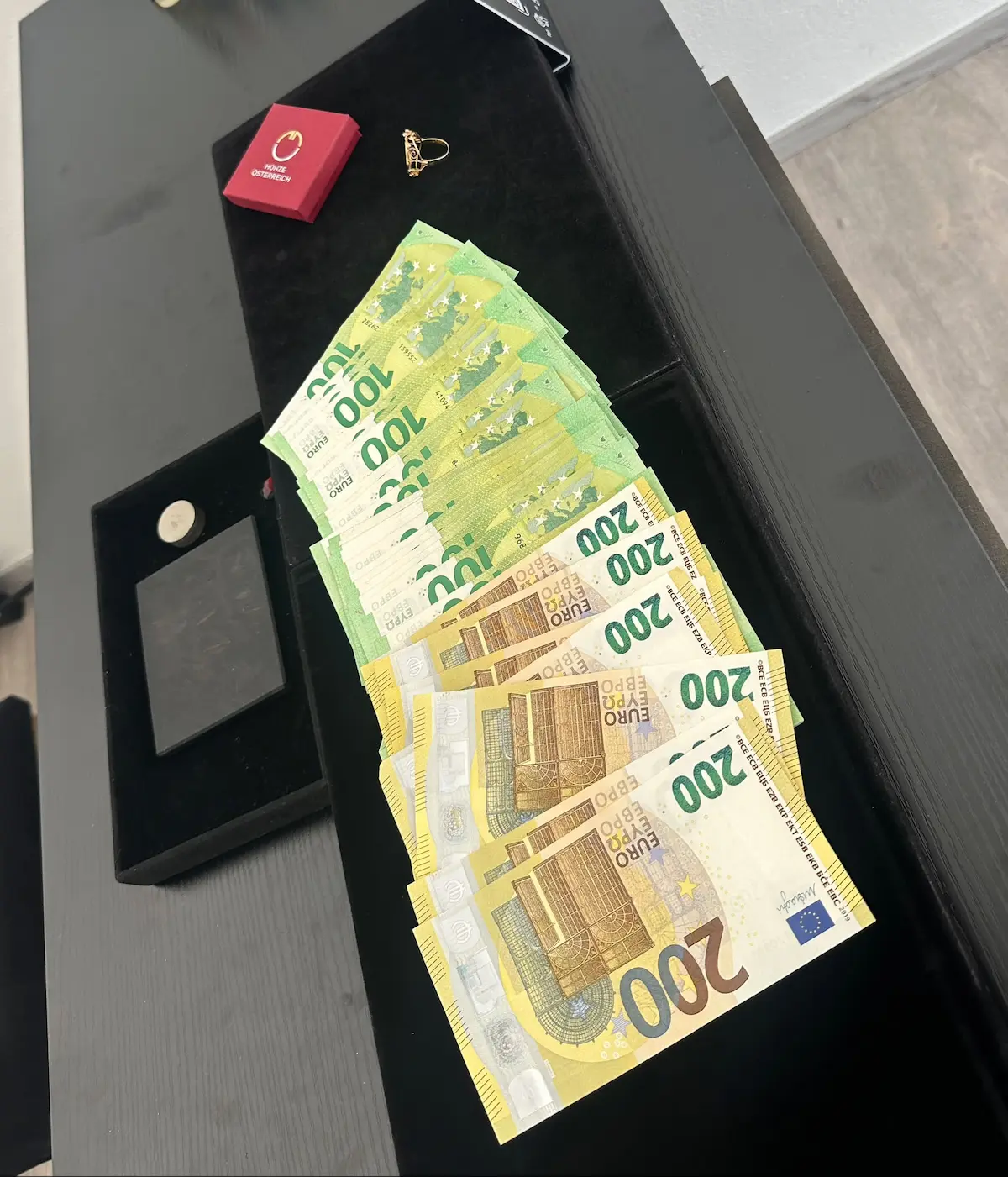 Sofortige Barauszahlung bei Goldankauf Steyr – Euro-Geldscheine bereit
